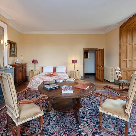 Chateau De Szálloda *