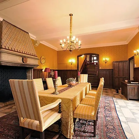 Chateau De Szálloda