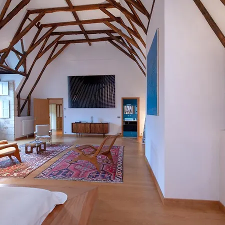 Chateau De Szálloda *