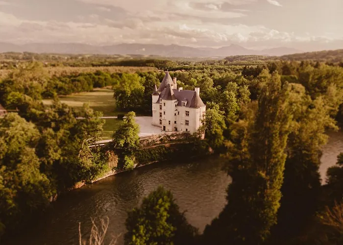 Chateau De Saint-Martory